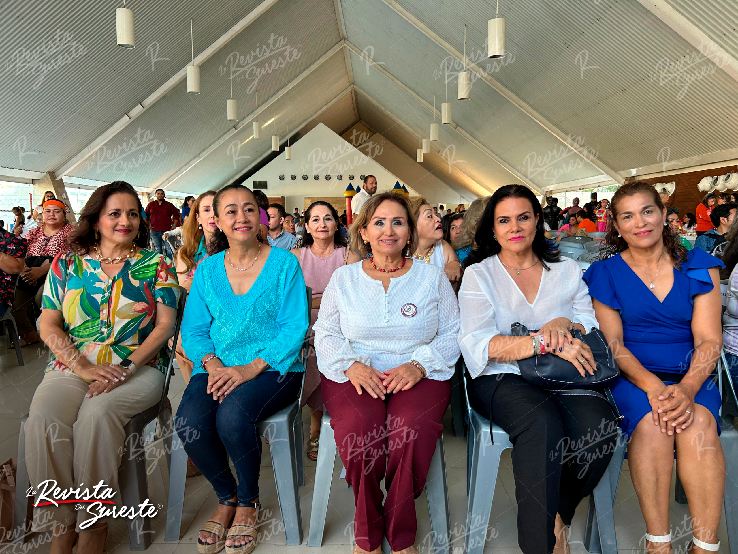 Exito Total En La Feria Azul