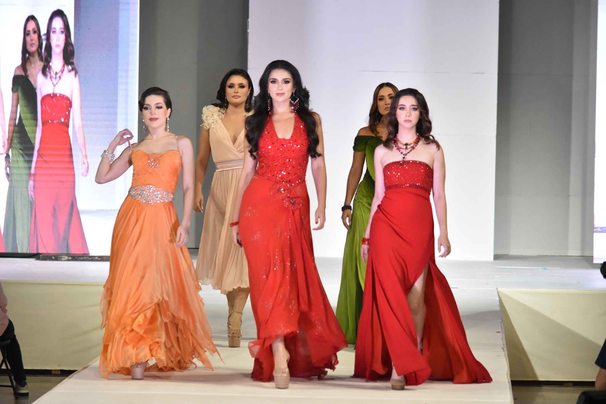 Desfile De Modas La Gran Polinesia En Villahermosa