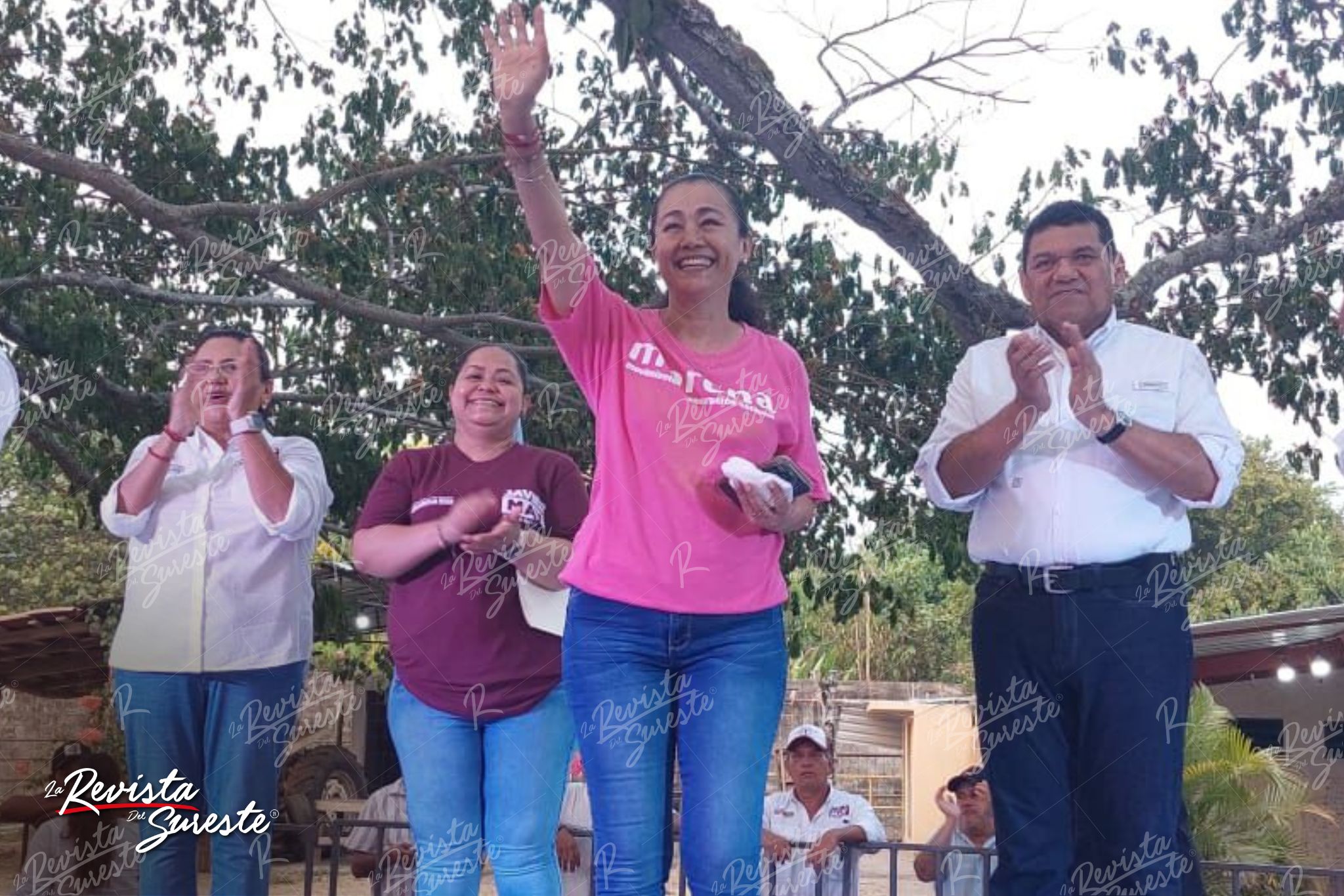 "Javier May y la Maestra Aurora Raleigh de la Cruz: Un Viaje Emocionante por el Corazón de Tabasco"