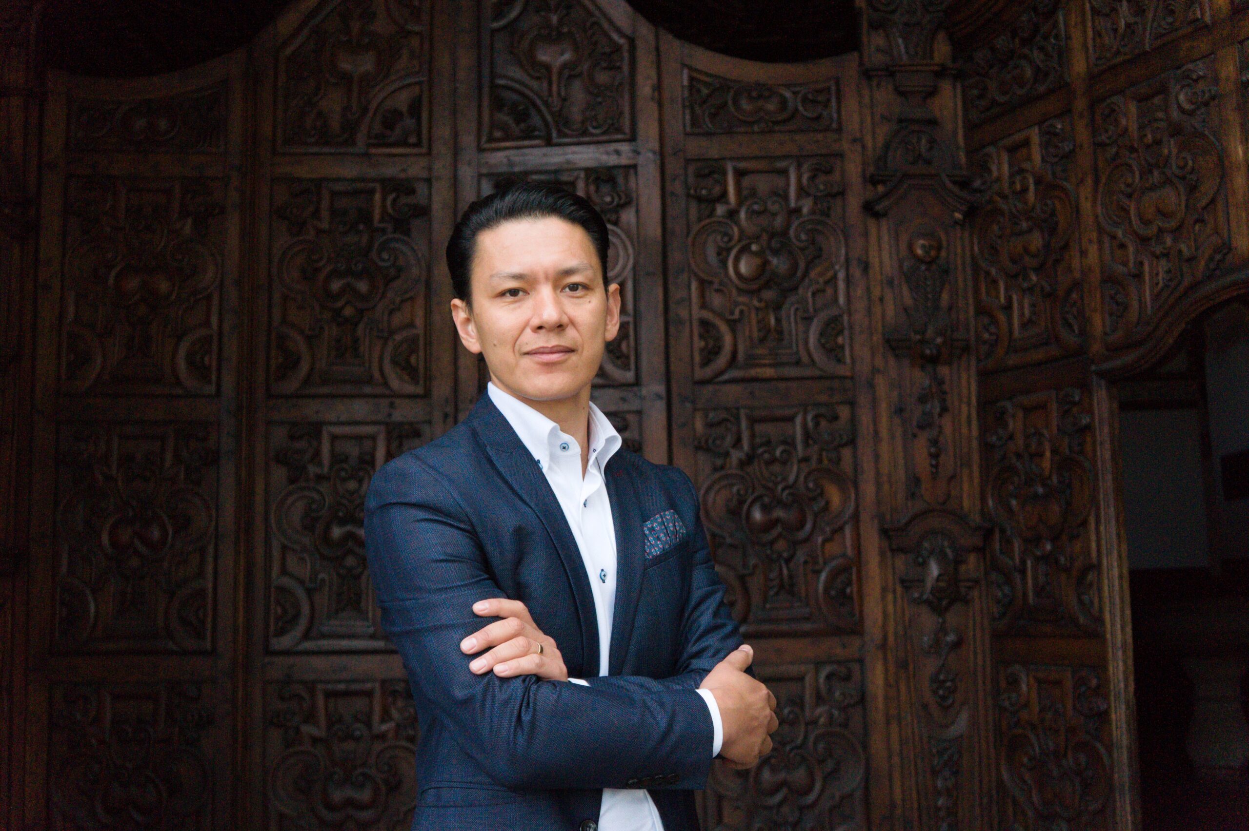 Yokoi kenji: el inspirador conferencista que une culturas y promueve la superación personal la revista del sureste mx 𝐘𝐨𝐤𝐨𝐢 𝐊𝐞𝐧𝐣𝐢 𝐃𝐢𝐚𝐳 Scaled