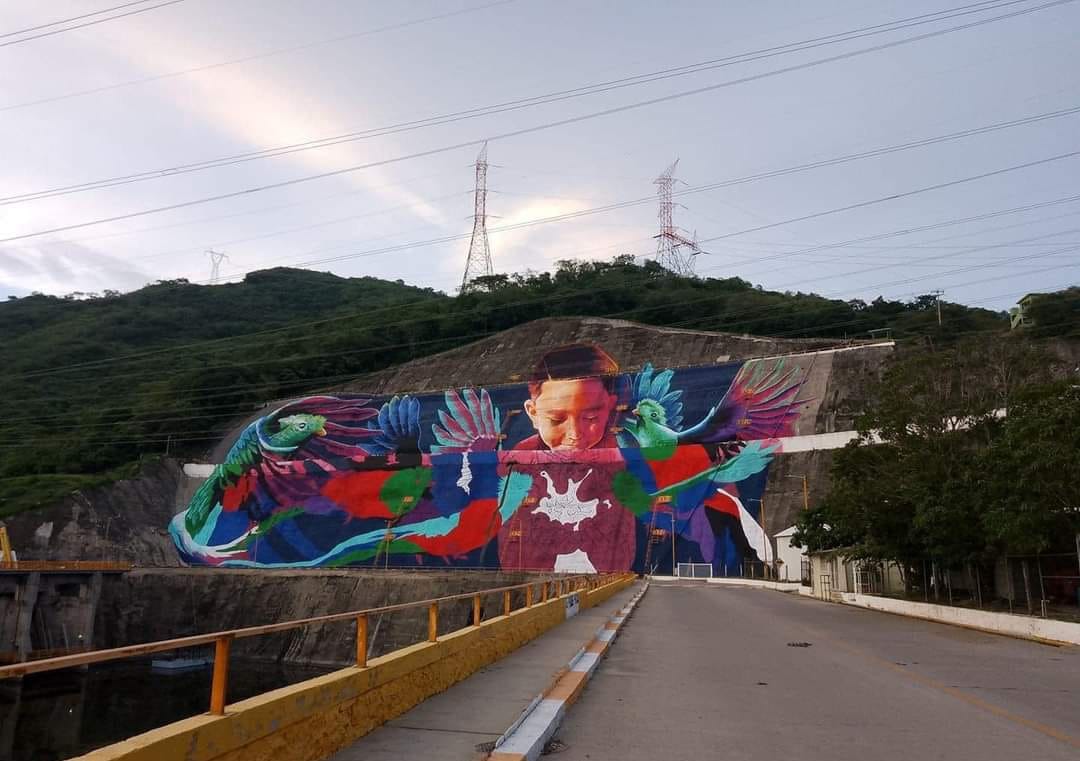 Artista transforma la Presa Chicoasén con un mural monumental: Descubre la historia detrás de la obra