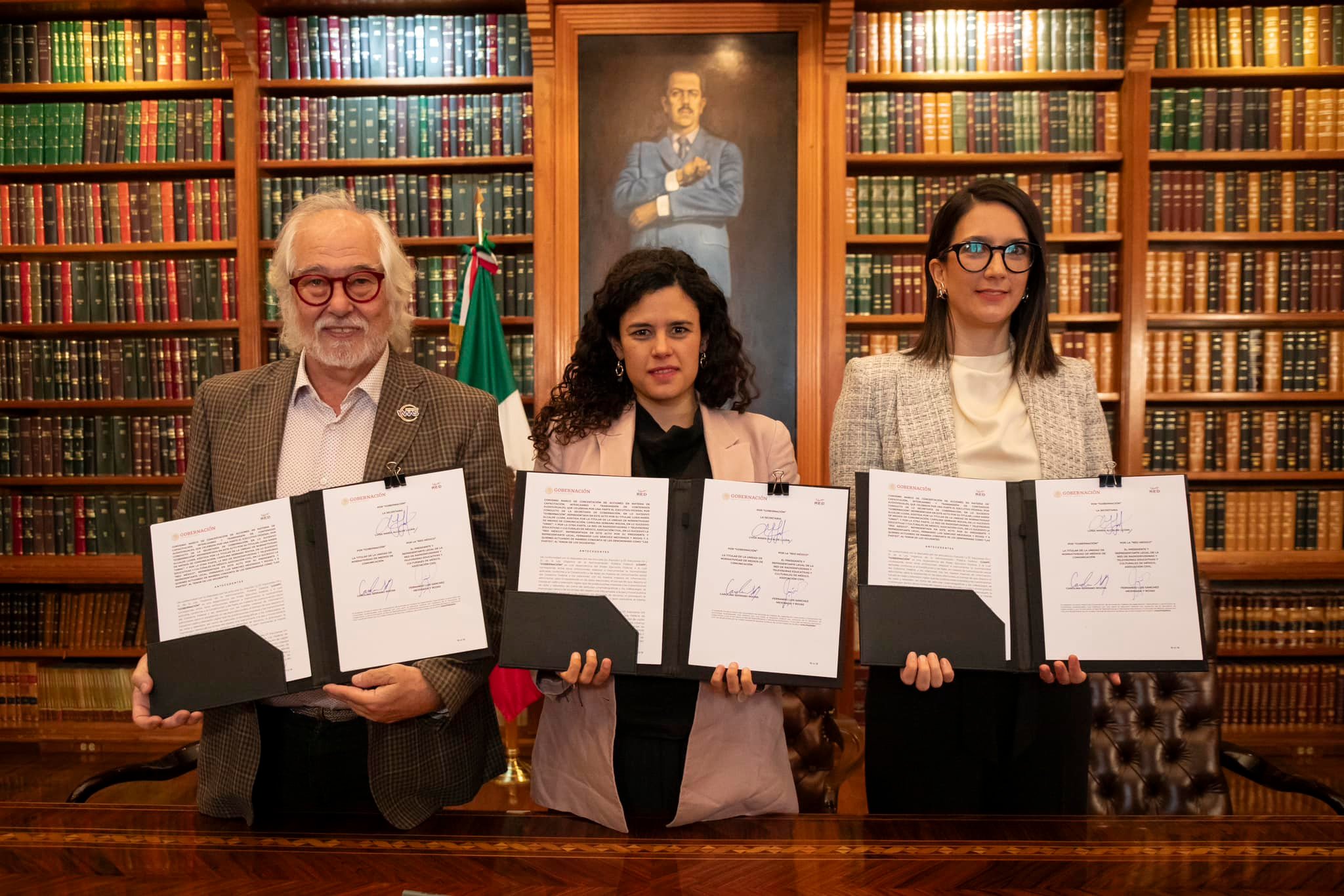 La Hora Nacional Da El Salto A La Television Publica Un Nuevo Convenio Expande Su Alcance A 82 Canales En