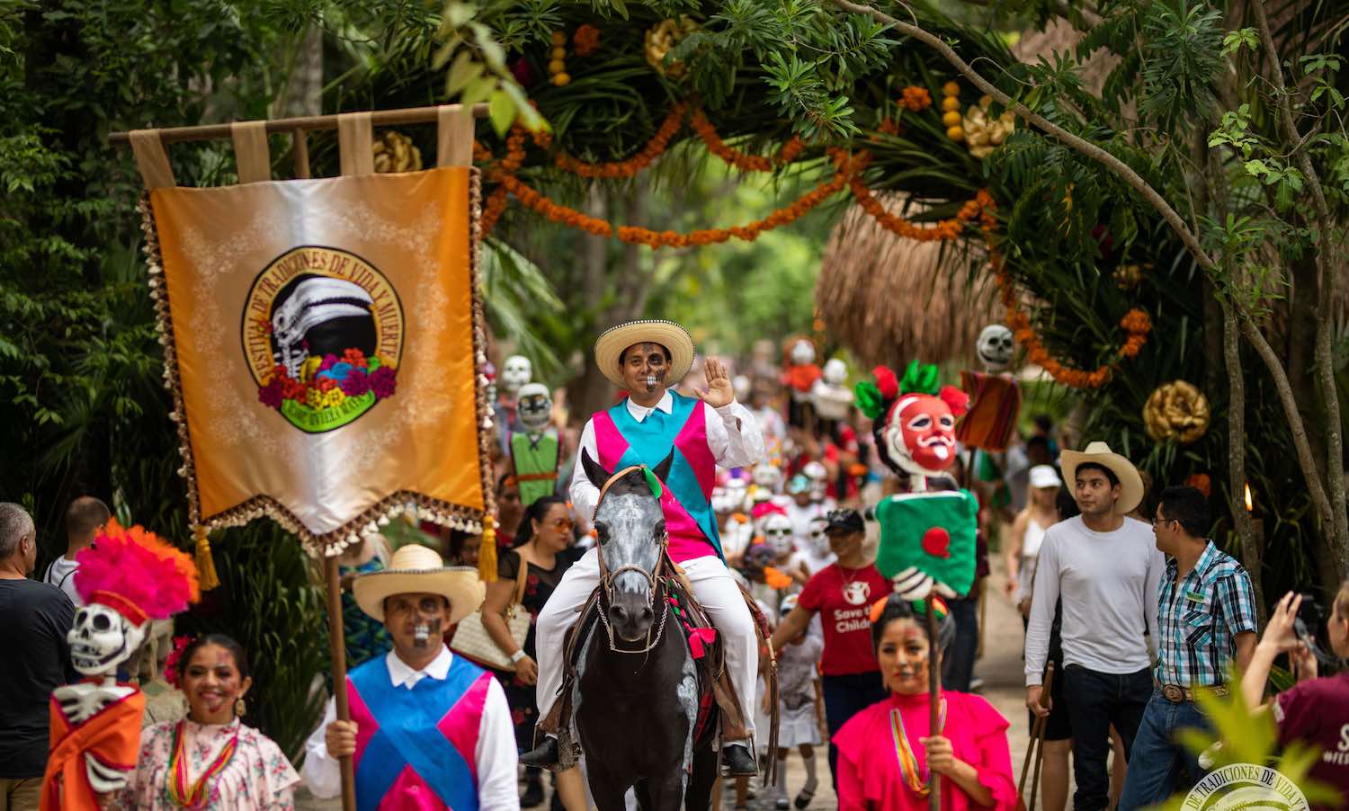 Celebra El Dia De Muertos En La Riviera Maya Conmemora La Vida Y Las Tradiciones Mexicanas En Un Paraiso Tropical