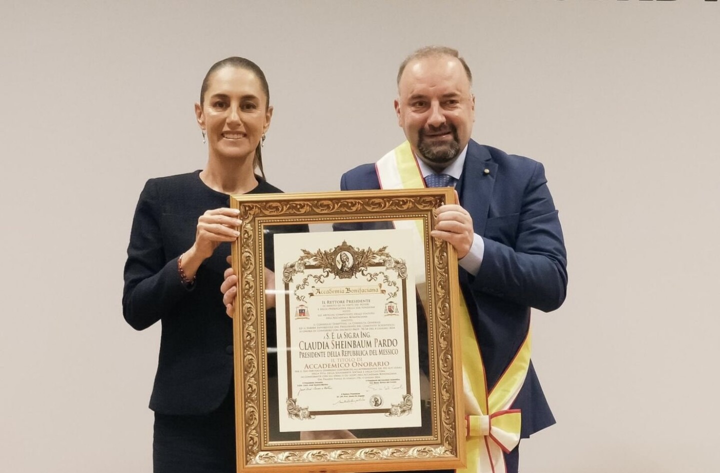 Claudia Sheinbaum Recibe El Prestigioso Premio Internazionale Bonifacio Viii Un Reconocimiento A Su Trayectoria Por La Paz