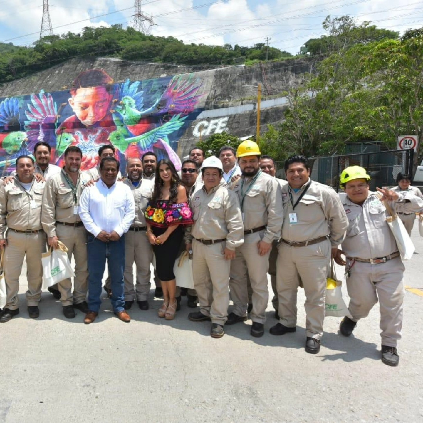 Guardianes Del Agua El Mural Monumental Que Honra A Los Trabajadores De La Presa Chicoasen En Tuxtla Gutierrez Chiapas