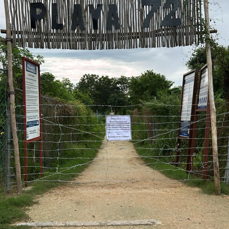 Controversia En Playa 72 Alambre De Puas Y Protestas En El Unico Acceso Pet Friendly De Playa Del Carmen