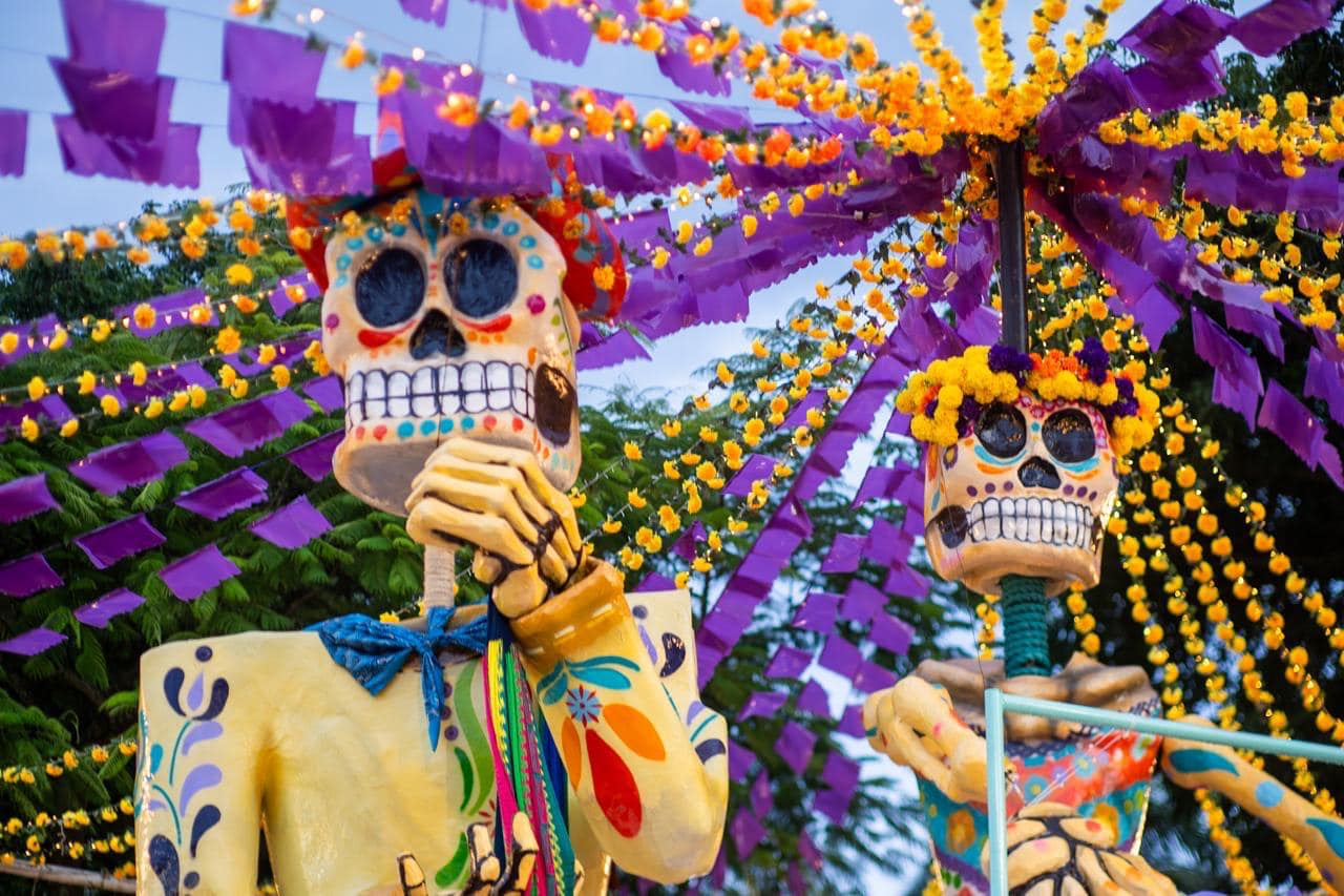El Parque Central De Berriozabal Se Transforma Con Los Adornos Del Dia De Muertos Tradicion Y Cultura En Cada Rincon