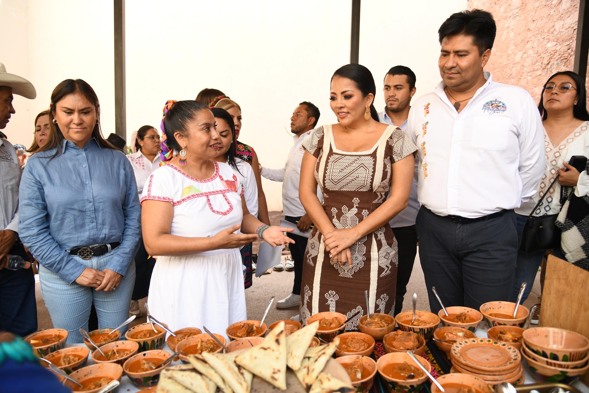 Festival del Mole de Caderas y Guelaguetza Ñuu Savi 2024: Un viaje por la cultura mixteca en Oaxaca