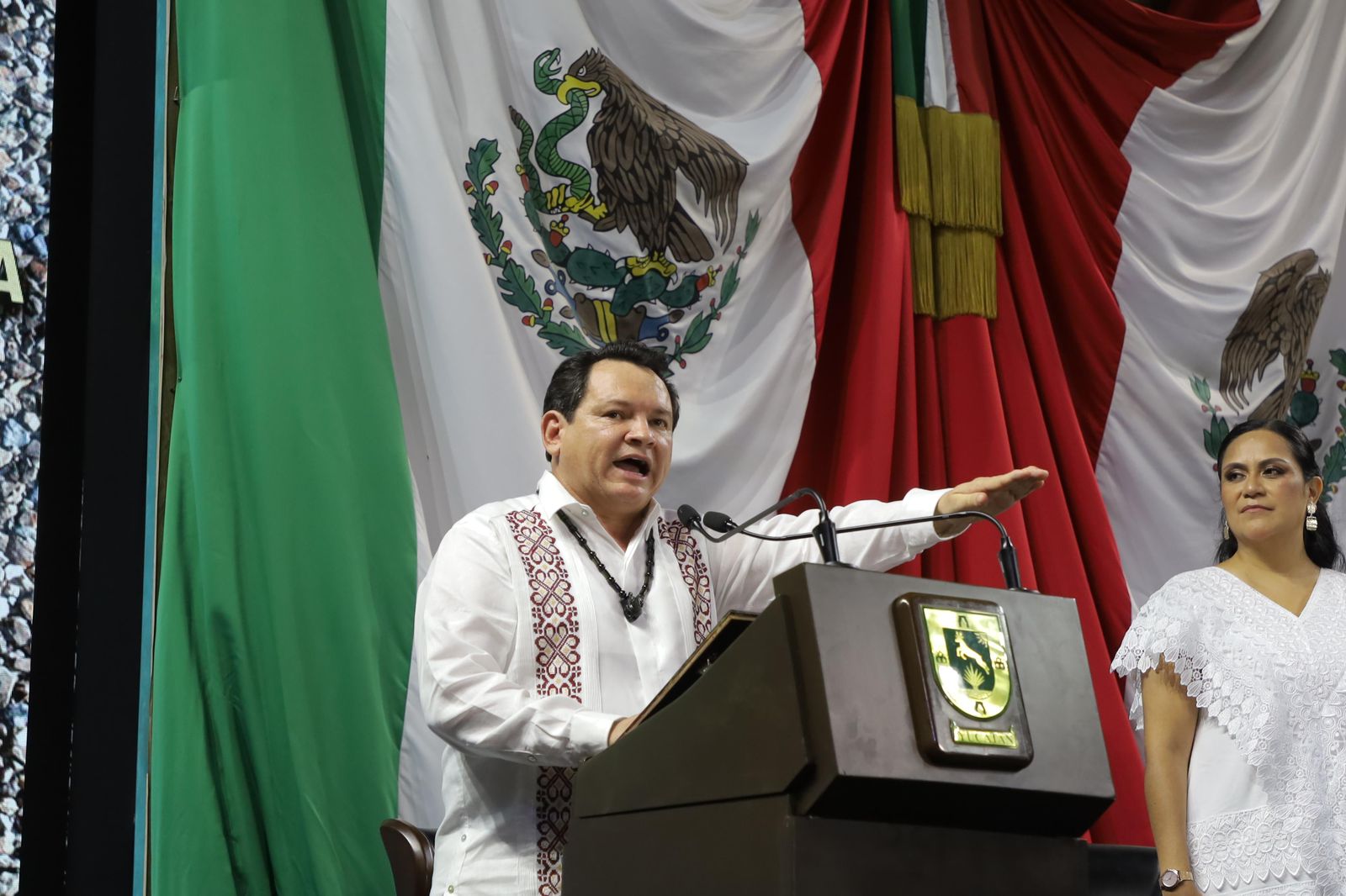 Joaquín "Huacho" Díaz Mena asume la gobernatura de Yucatán: Un gobierno para todos y con puertas abiertas