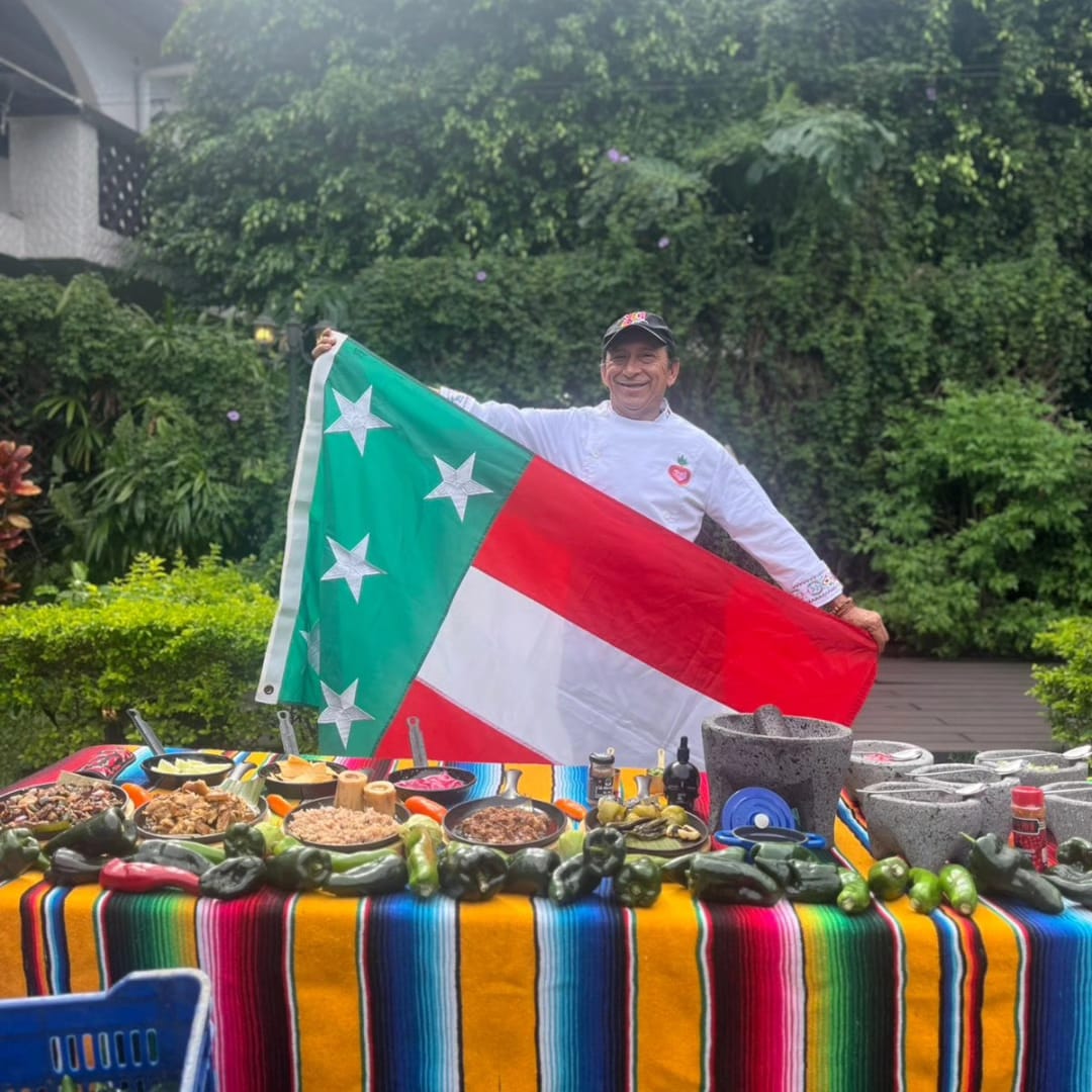 Jose Luis Alcocer El Chef Que Lleva Los Sabores De Yucatan Por El Mundo Y Ensena A Preparar La Chilera Perfecta