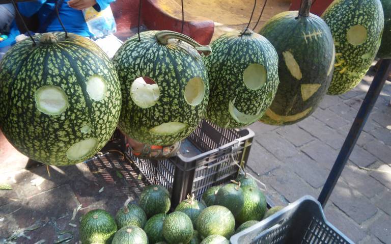 "La tradición de pedir calaverita con chilacayotes: Un tesoro cultural del Día de Muertos en México"