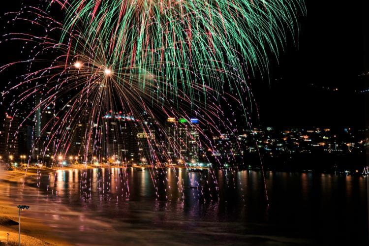 ¡Año Nuevo 2025 en Cancún! Vive una noche mágica en el Malecón Tajamar