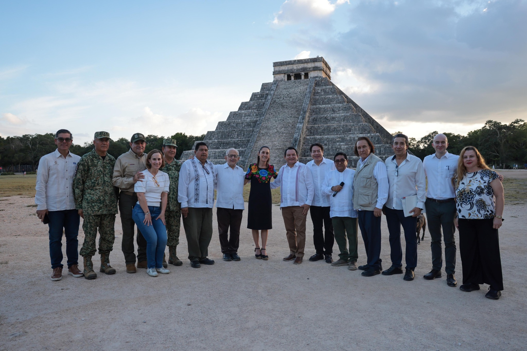 Sheinbaum Y Huacho Mena Reafirman Su Compromiso Con El Patrimonio Cultural En Chichen Itza