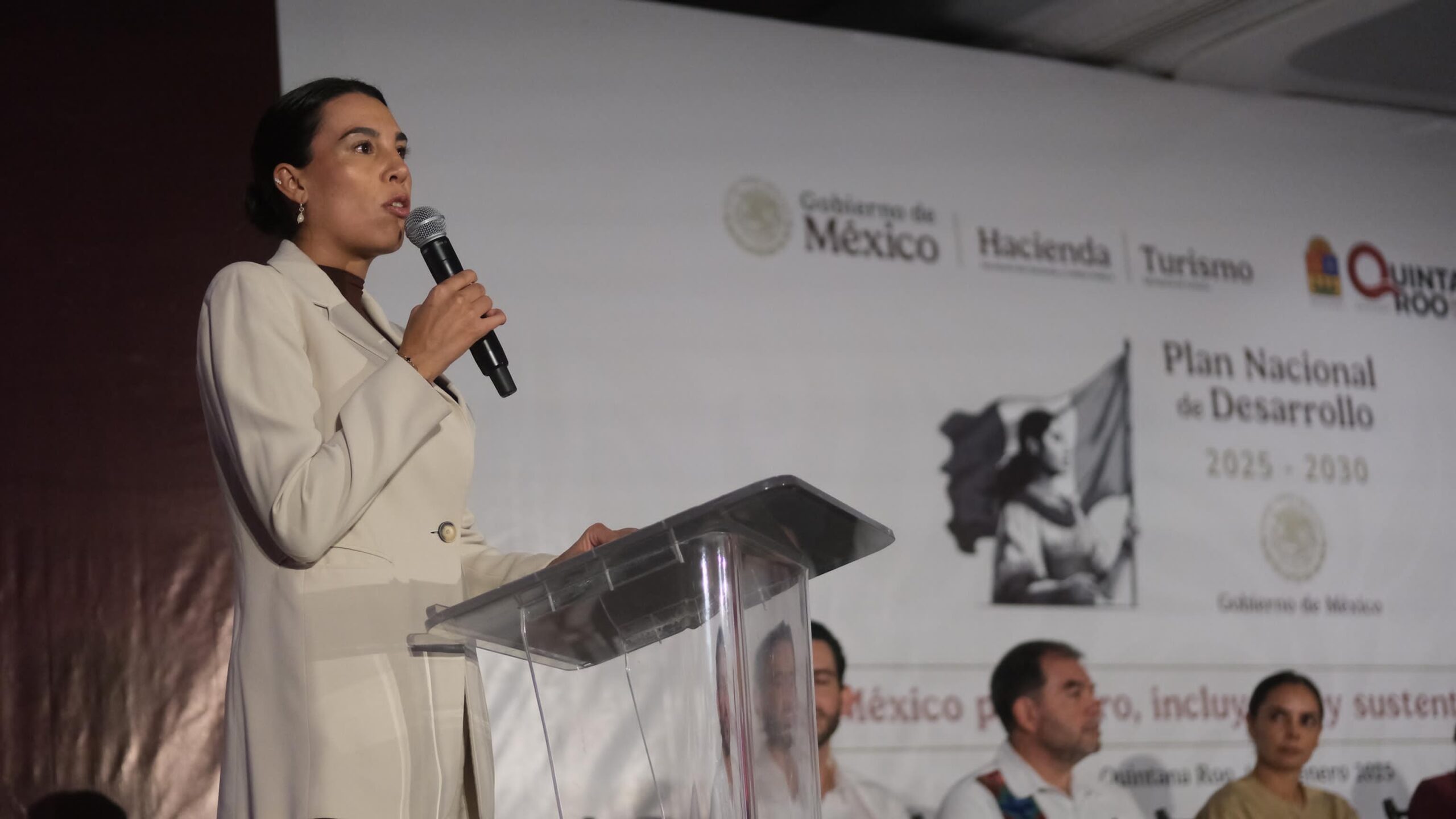 Josefina Rodríguez visita Tabasco para firma de convenio con Javier May