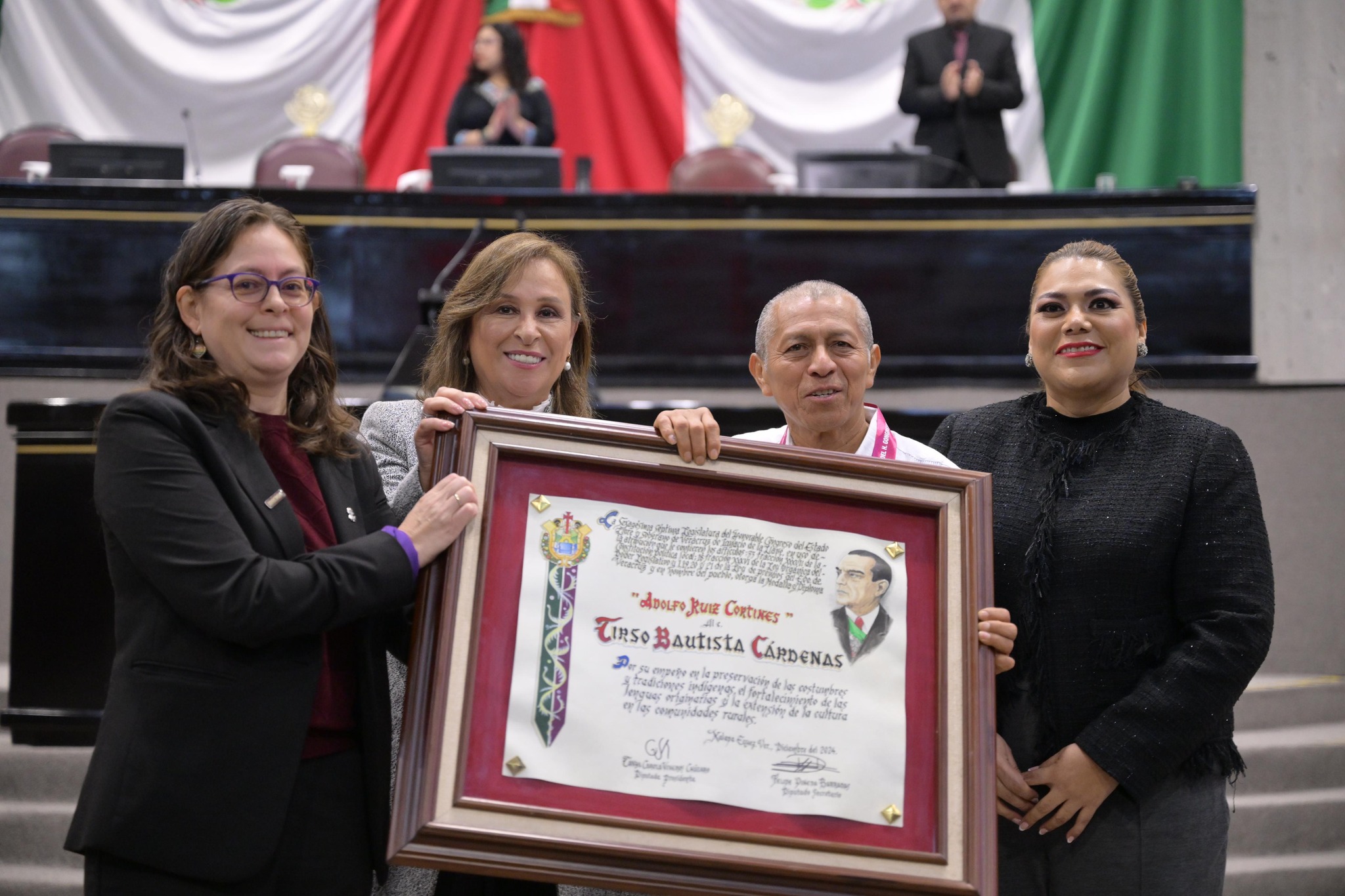 Tirso Bautista Defensor De Las Lenguas Originarias Recibe La Medalla Adolfo Ruiz Cortines