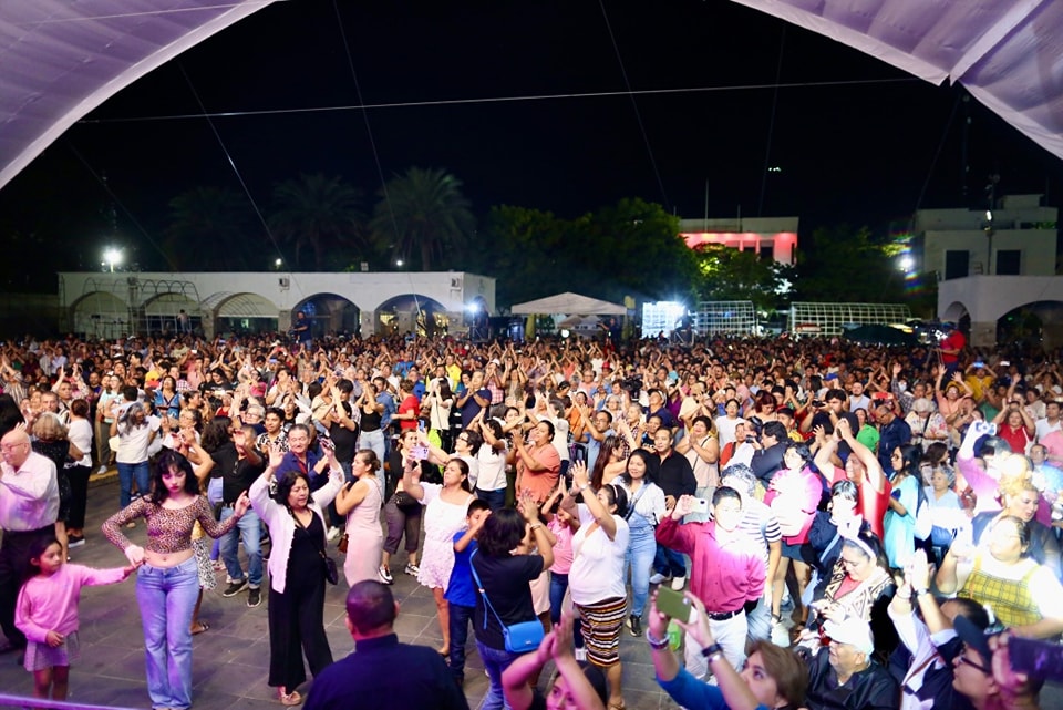 La sonora santanera cierra con broche de oro el festival ceiba 2024: una noche inolvidable de ritmo, tradición y alegría la revista del sureste mx La Sonora Santanera Festival Ceiba 2024