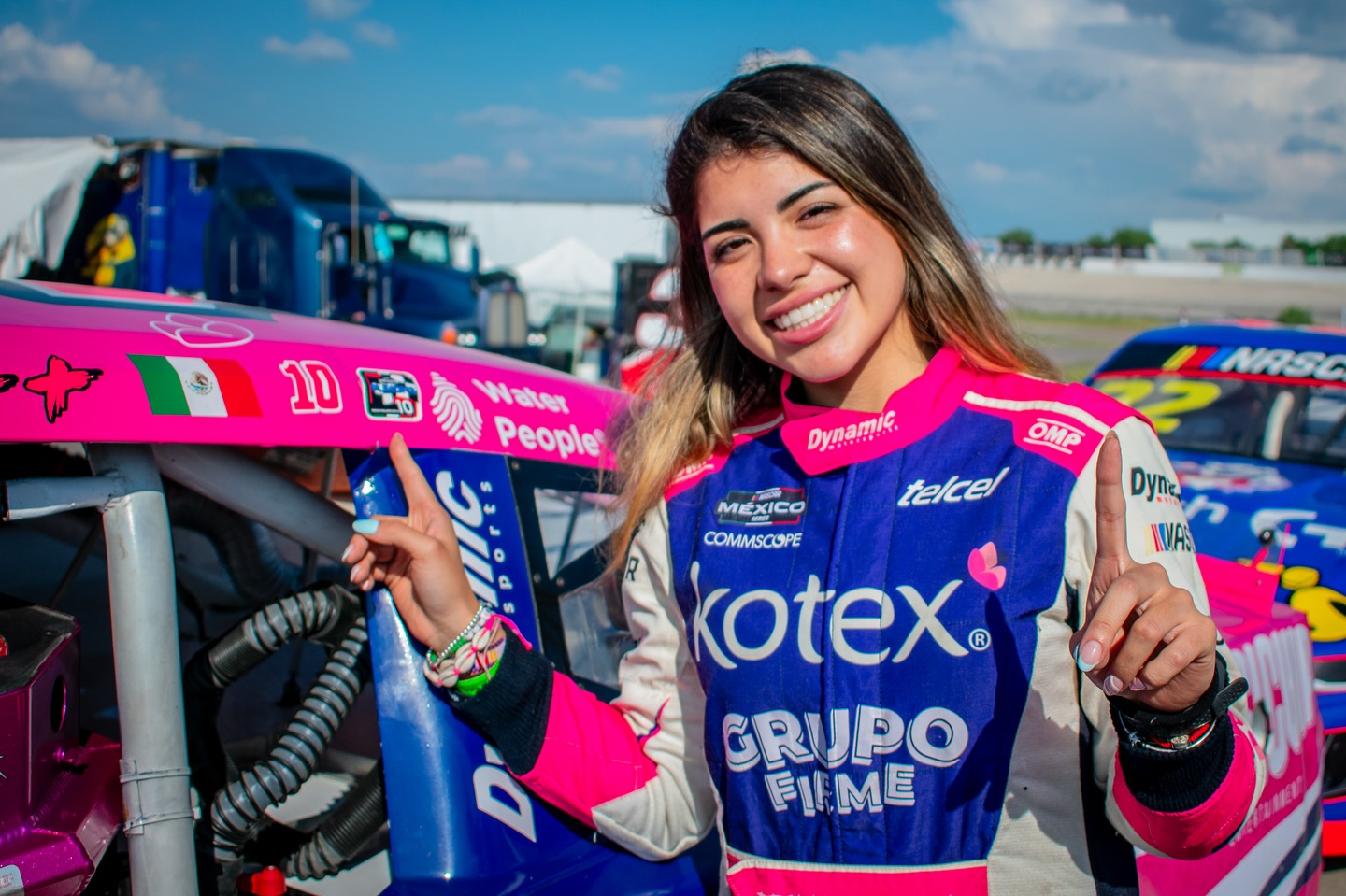 Regina Sirvent La Primera Mujer Mexicana En Nascar Que Rompe Barreras