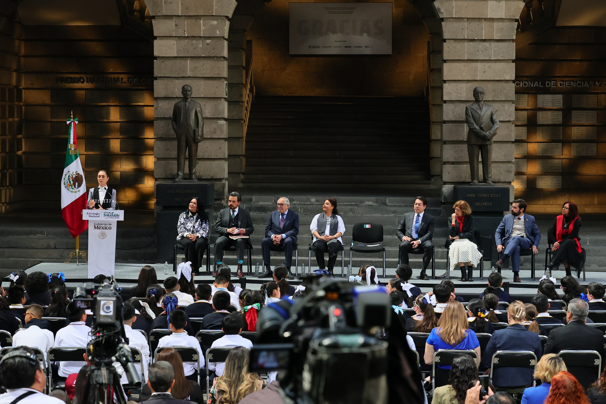 Lanza Claudia Sheinbaum estrategia nacional para una infancia saludable