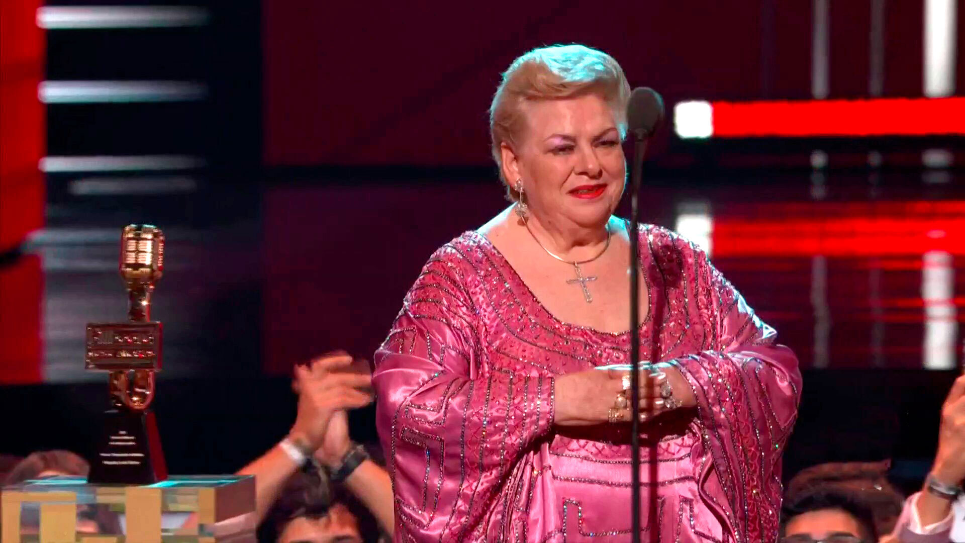 Fallece Paquita la del Barrio: El adiós a una leyenda de la música mexicana