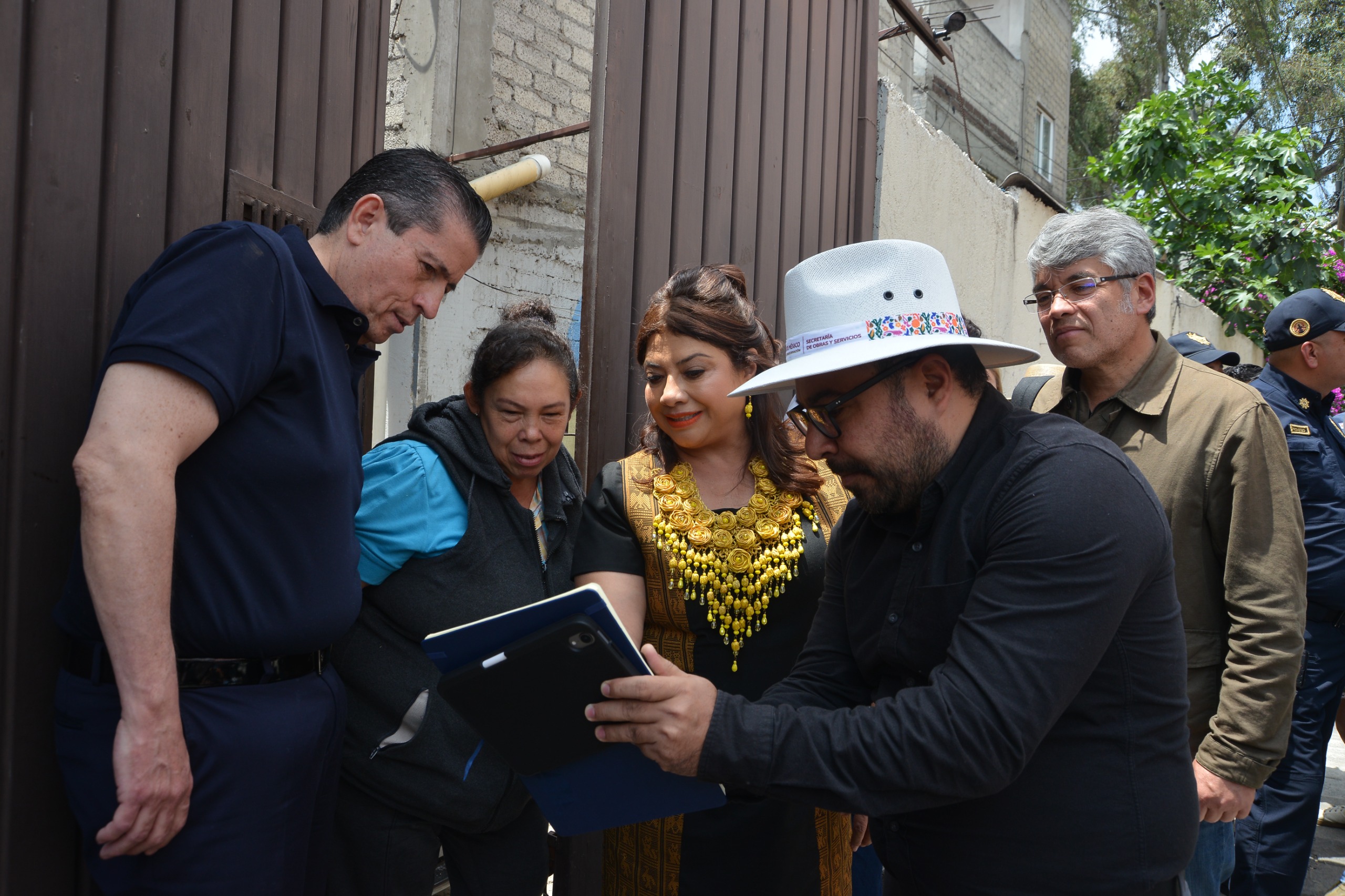 Clara brugada anuncia meta del "megabachetón": reparar 200 mil baches en cdmx la revista del sureste mx Bru 5