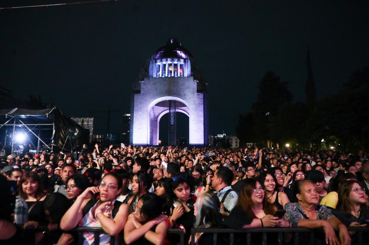 Más de 8 mil voces rinden homenaje a las rockeras mexicanas en CDMX