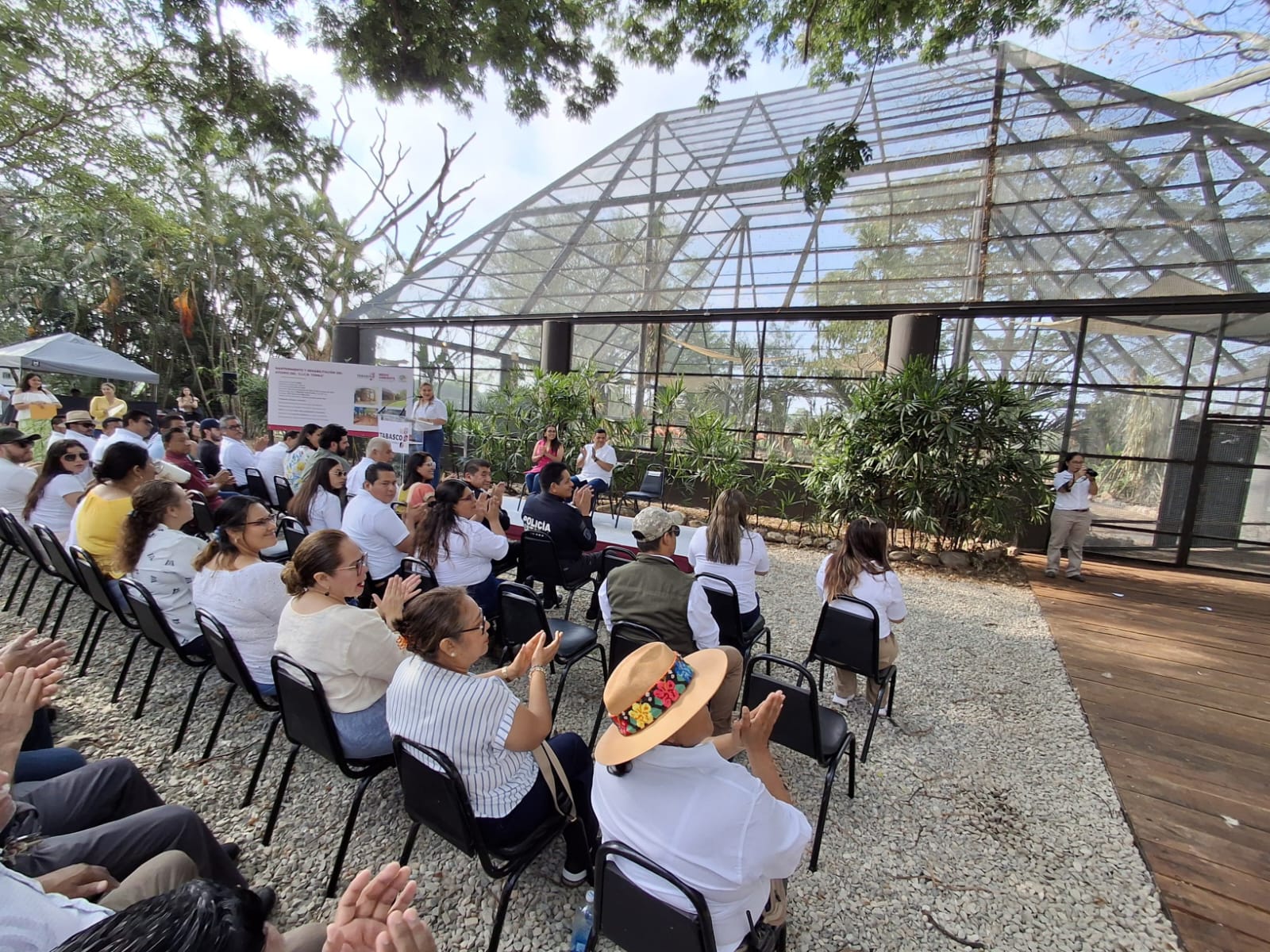 Javier may impulsa conservación del yumká con nuevo aviario y saneamiento de laguna la revista del sureste mx Javier 2 2