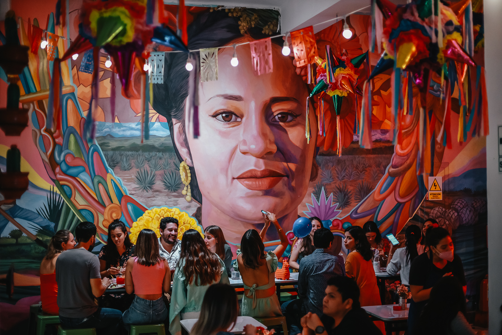 María Mezcal: el bar que empodera con tacos, mezcal y baladas pop mexicanas