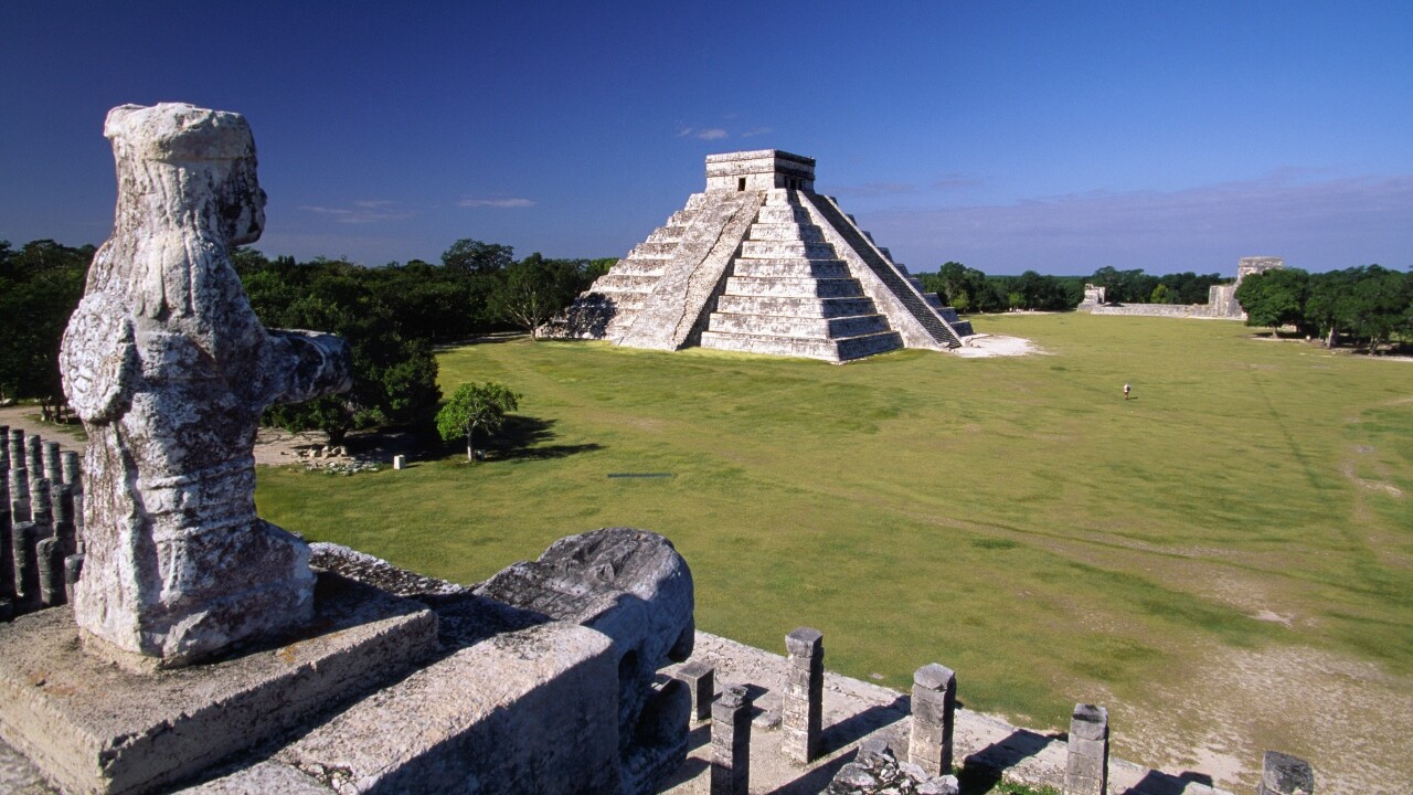 Turistas cambian guía por IA en Chichén Itzá