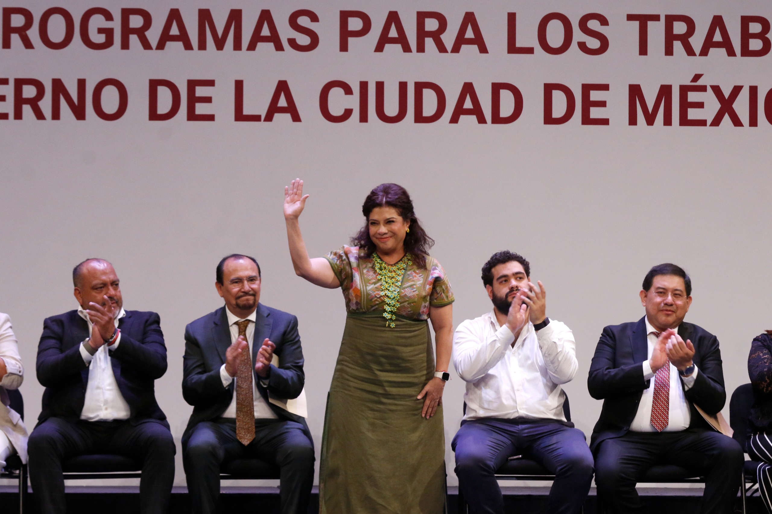 Clara brugada lanza apoyos para más de 42 mil trabajadores del gobierno cdmx la revista del sureste mx Trabajadores 3 1
