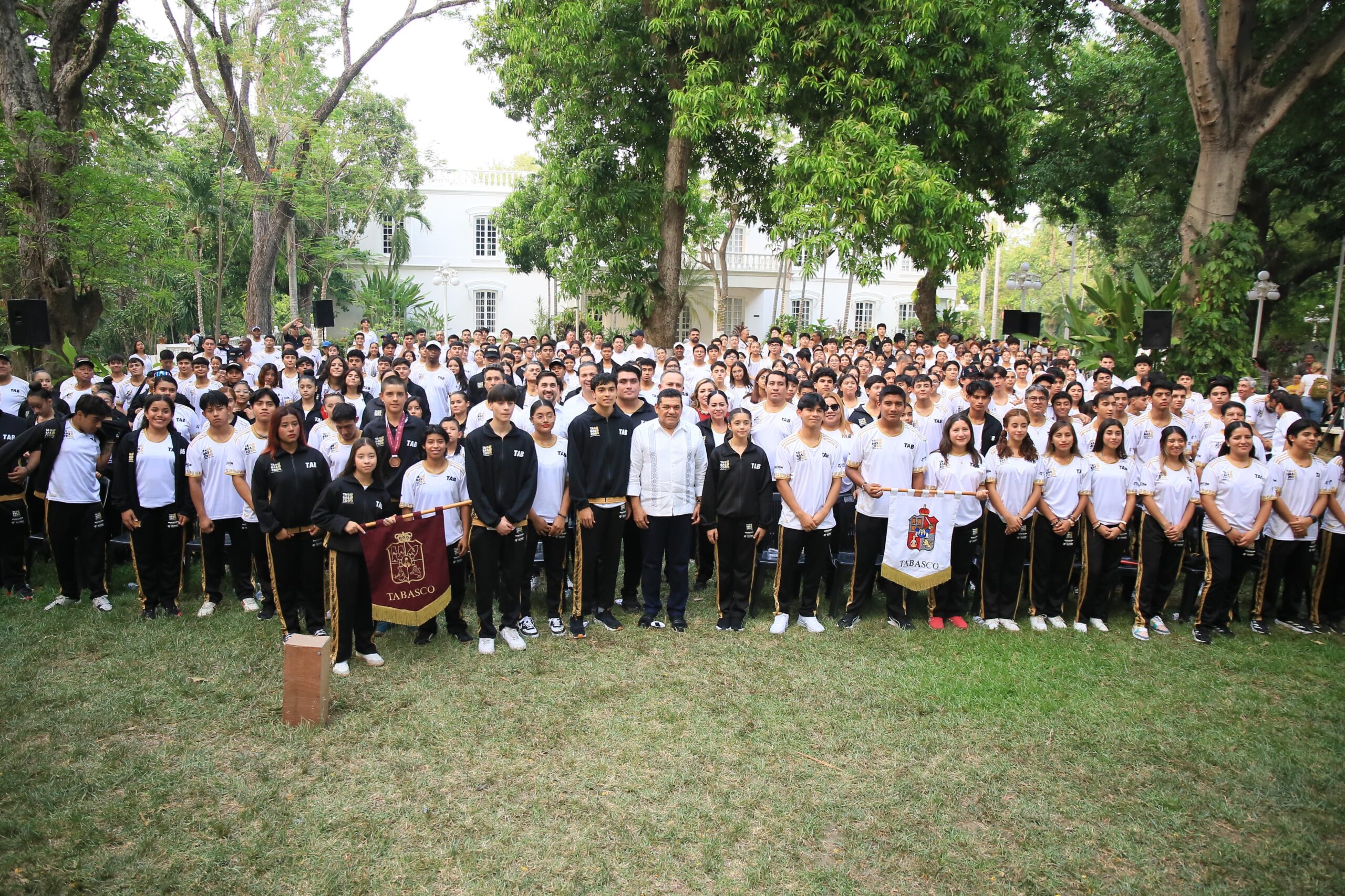 Abandera May a Delegación Tabasqueña que competirá en Olimpiada Nacional CONADE 2025