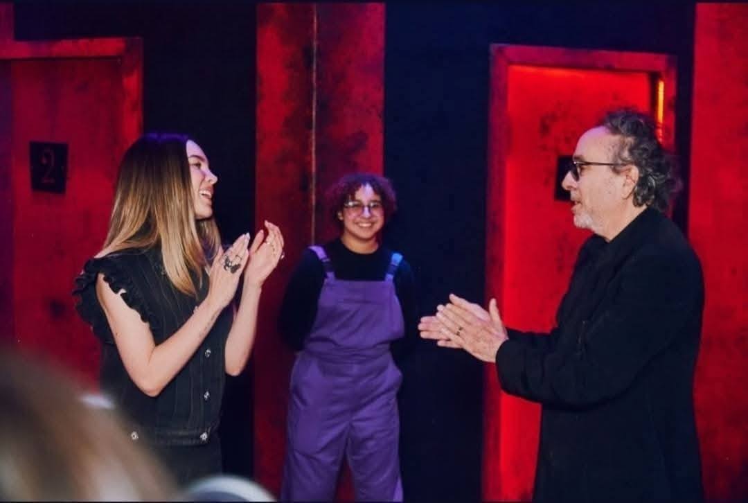 Tim burton inaugura su laberinto artístico en cdmx con belinda como invitada especial la revista del sureste mx Cdmxbeli 5