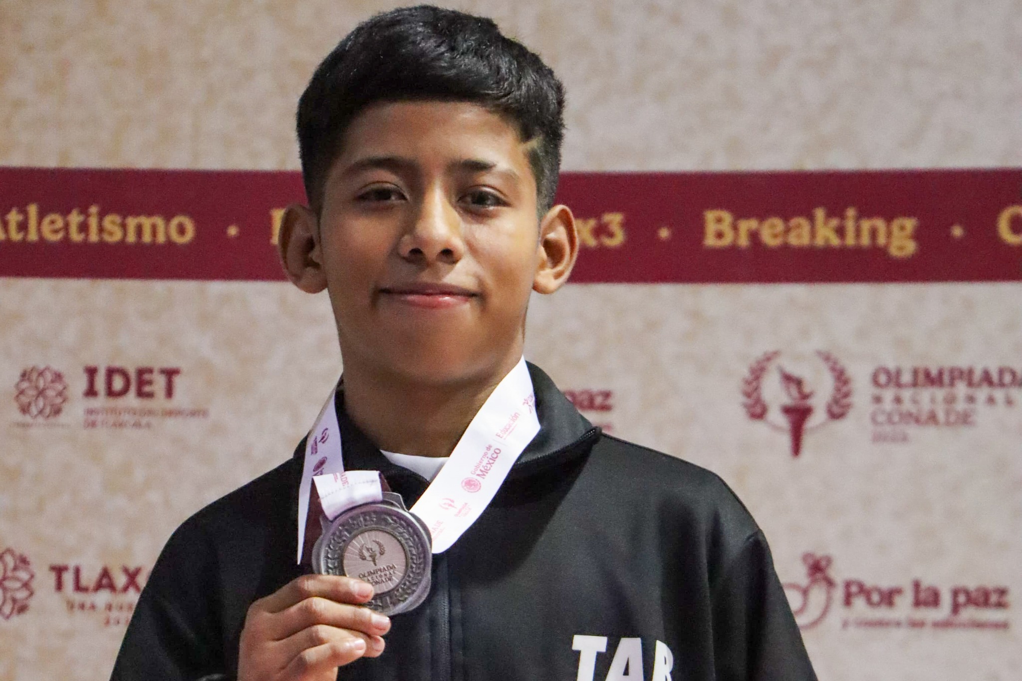 Fernando solano da a tabasco oro histórico en luchas asociadas tras 19 años de espera la revista del sureste mx Conadelucha 4