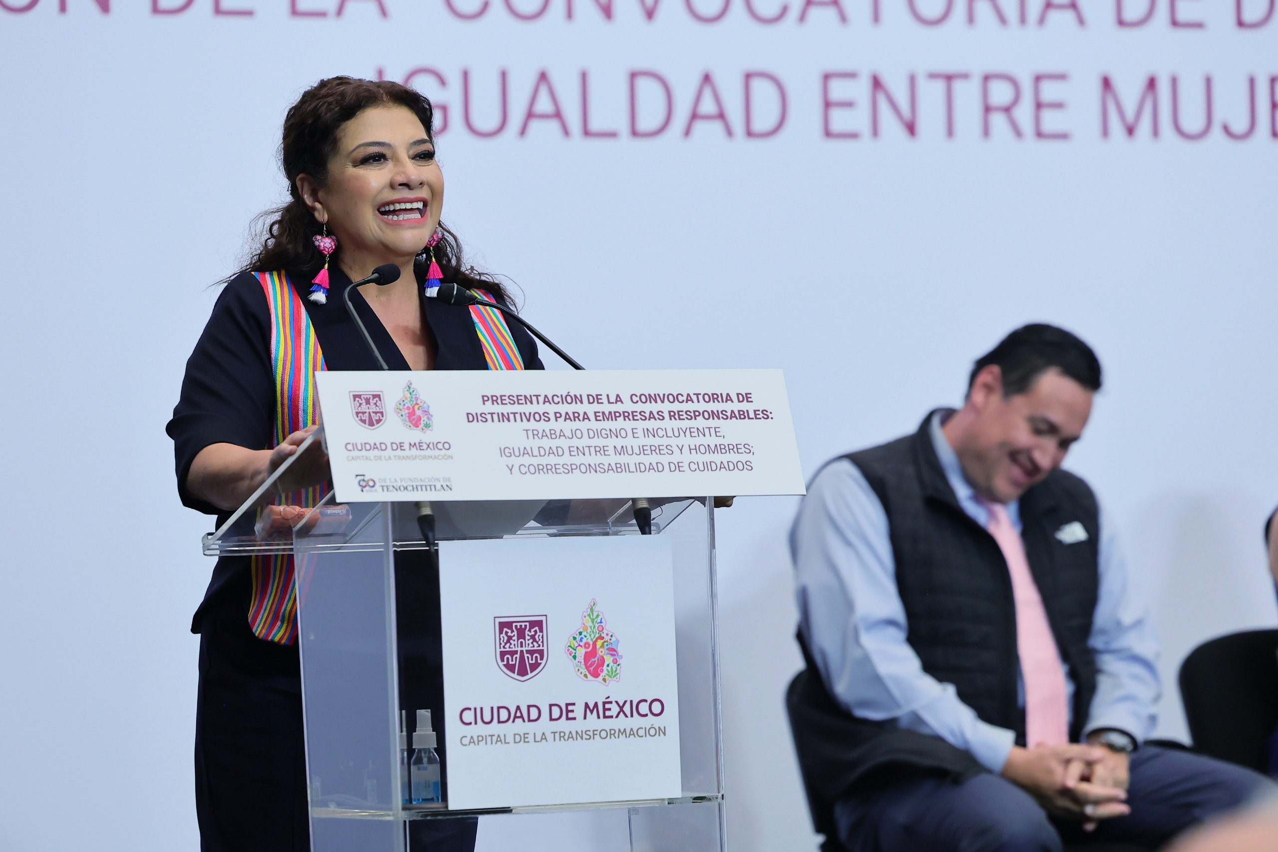 Clara Brugada lanza convocatoria para premiar a empresas responsables en CDMX