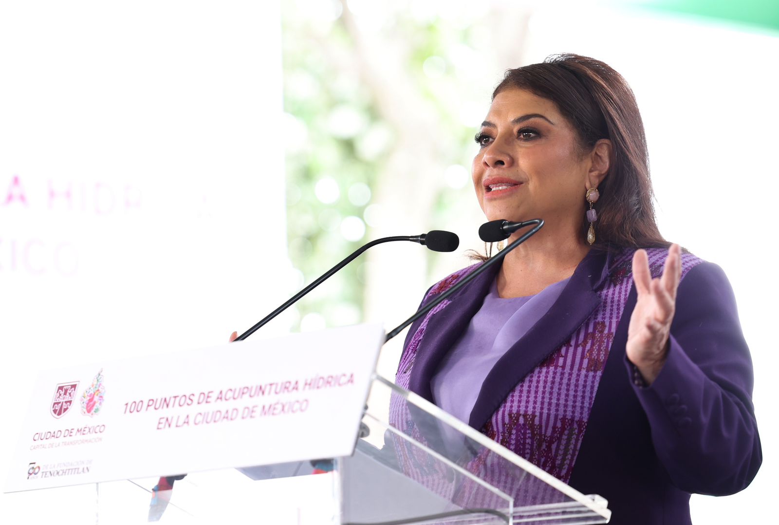 Clara Brugada lanza “Acupuntura Hídrica” para infiltrar agua de lluvia y recargar acuíferos en CDMX
