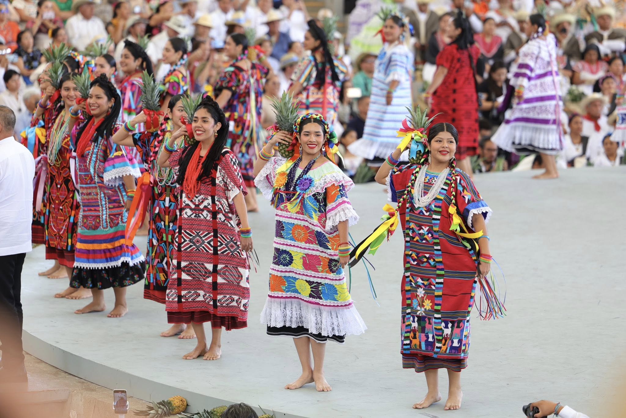 Oaxaca celebra guelaguetza 2025 con un despliegue de cultura, tradición y hermandad la revista del sureste mx Guelaa 2