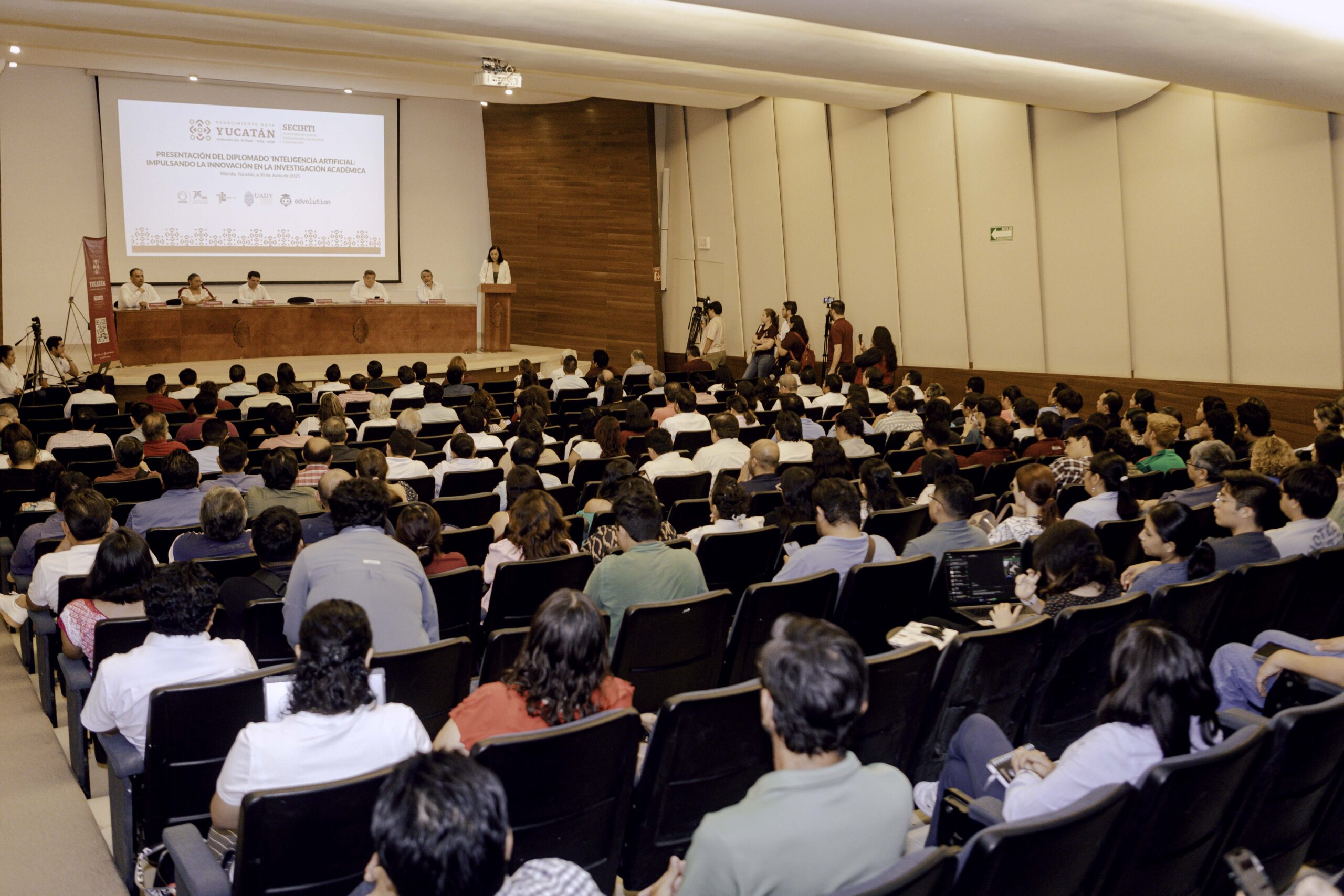 Yucatán impulsa formación en inteligencia artificial para transformar la investigación académica la revista del sureste mx Investigacion 2 Scaled