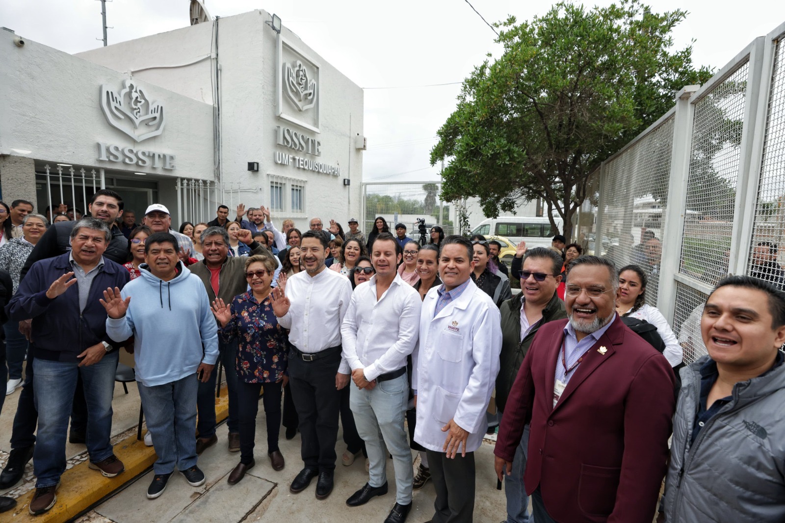 Martí batres supervisa en querétaro unidad de medicina familiar del issste la revista del sureste mx Queretaro 2