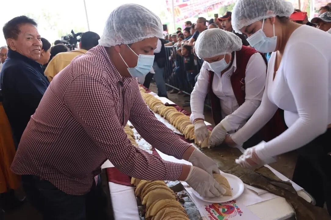 Actopan, hidalgo, obtiene el récord guinness de la línea de tacos de barbacoa más larga del mundo la revista del sureste mx Tacos 2