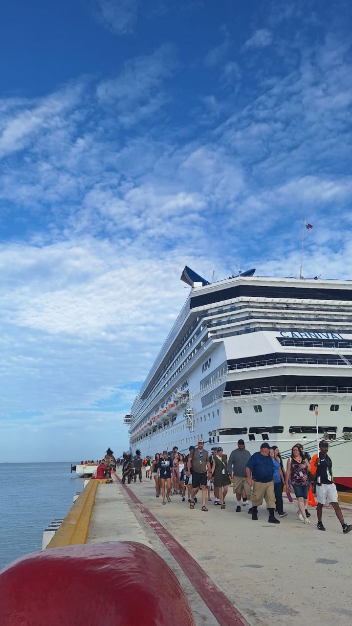 Carnival valor arriba a puerto progreso con más de 4,600 visitantes listos para descubrir yucatán la revista del sureste mx Crucerosyucatan 3