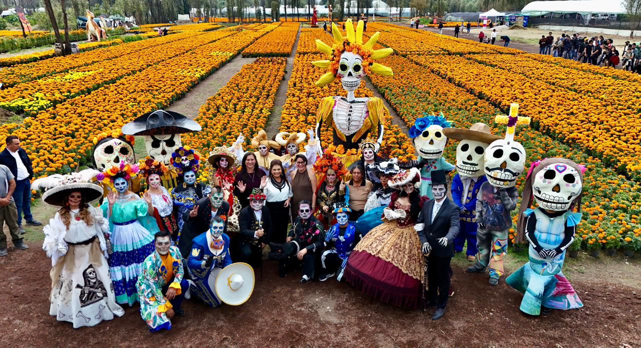 Clara Brugada Inaugura El Sendero De Las Almas Y Celebra Produccion Record De Cempasuchil En La Cdmx 1