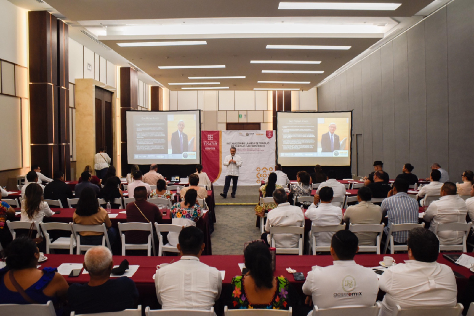 Yucatán se consolida como epicentro gastronómico de iberoamérica: unen esfuerzos por un turismo con sabor ancestral la revista del sureste mx Whatsapp Image 2025 09 24 At 11.24.20 Am 2