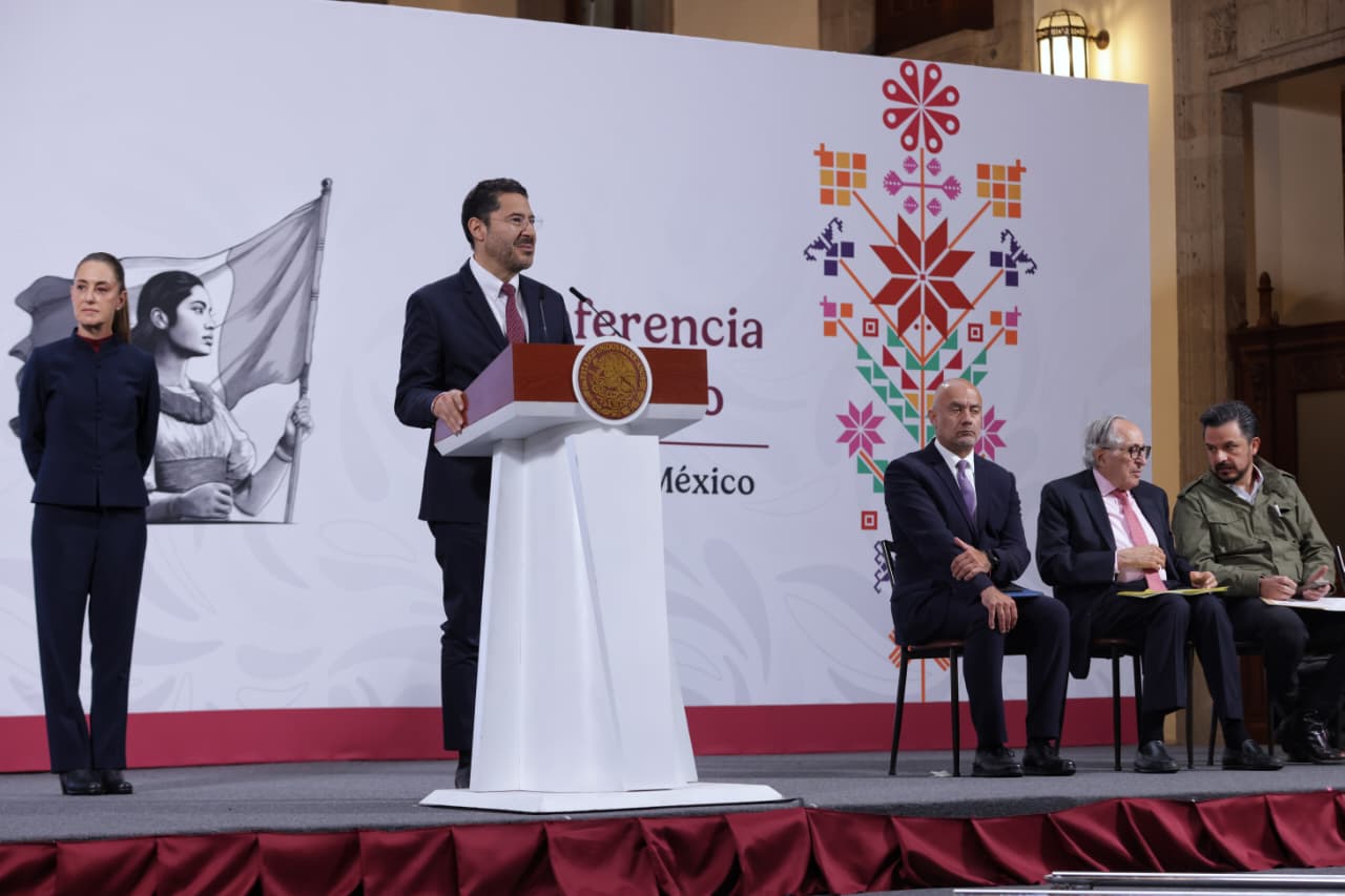 Issste refuerza atención médica y apoyo a damnificados por lluvias en cinco estados: martí batres la revista del sureste mx Whatsapp Image 2025 10 16 At 5.15.09 Pm 1