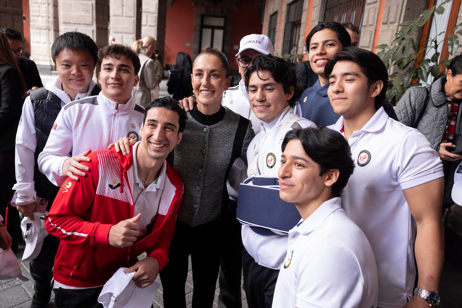 Orgullo mexicano: isaac del toro y la indígena rarámuri lorena ramírez lideran a los ganadores del premio nacional del deporte 2025 la revista del sureste mx 592102713 1181905364122470 2108093023979021954 N