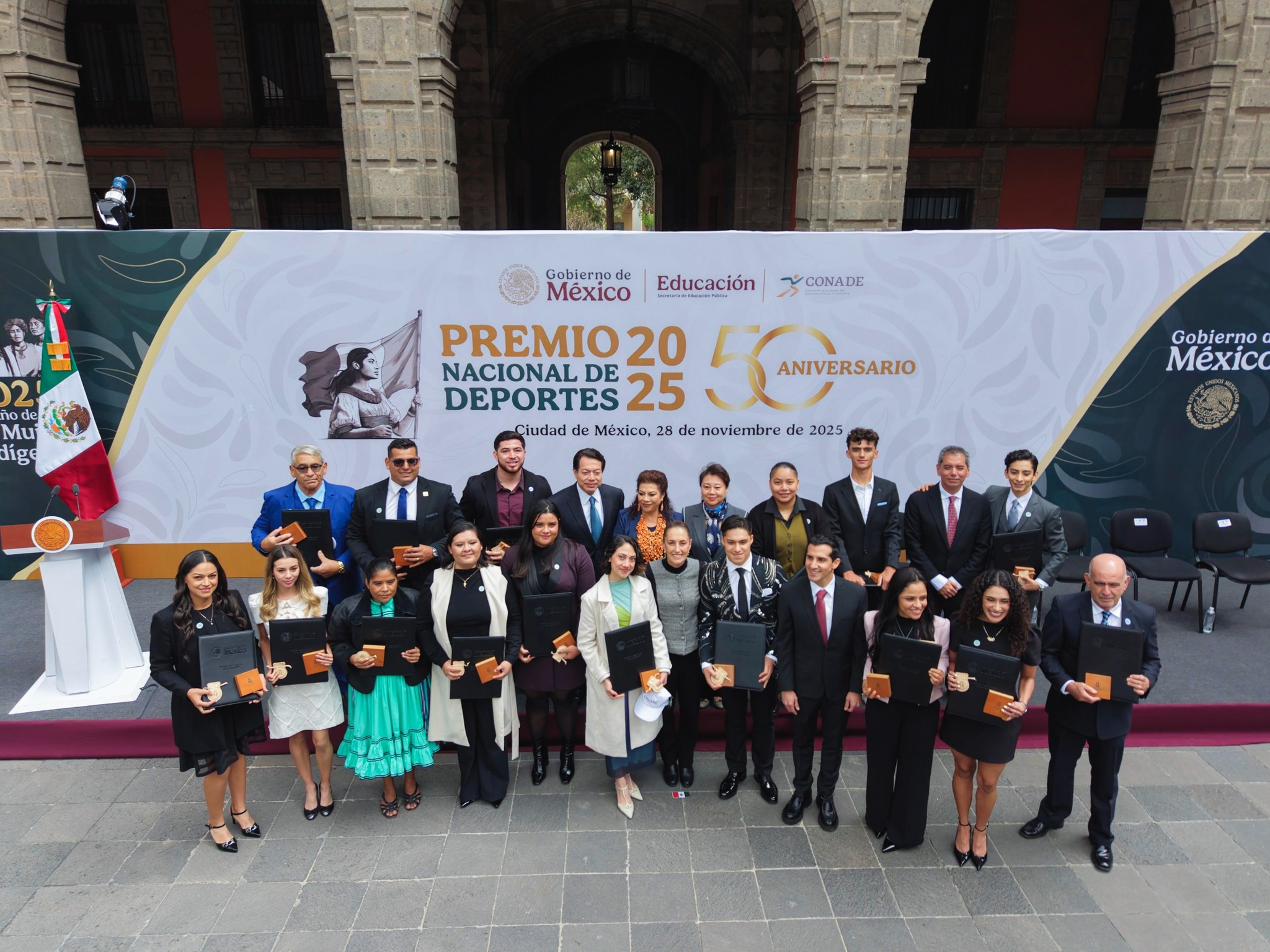 Orgullo Mexicano Isaac Del Toro Y La Indigena Raramuri Lorena Ramirez Lideran A Los Ganadores Del Premio Nacional Del Deporte 2025