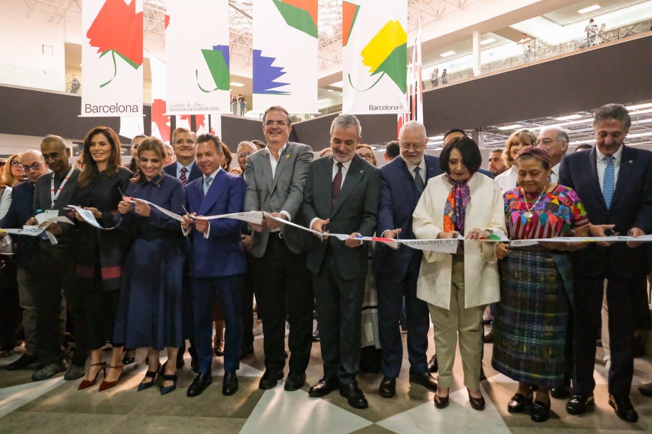 Fil guadalajara 2025: la feria del libro más grande del mundo recibe el sello “hecho en méxico” la revista del sureste mx 592312764 1276418811199141 5886955298723563400 N