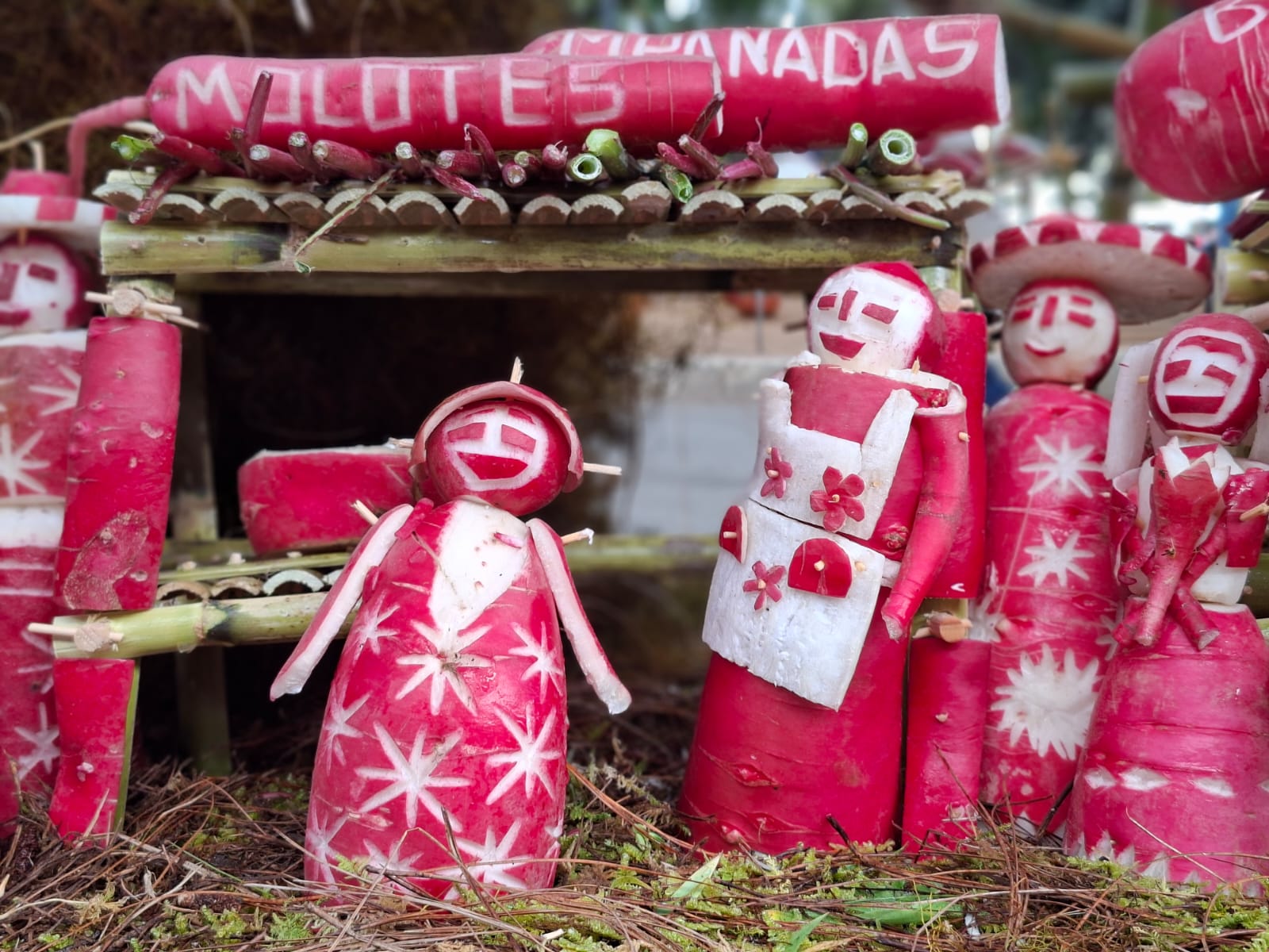 La Noche De Rabanos 128 Anos De Tradicion Identidad Y Creatividad Que Iluminan La Navidad En