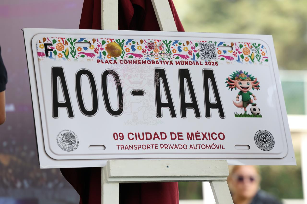 Presenta clara brugada la placa vehicular conmemorativa del mundial 2026; será opcional y de edición limitada la revista del sureste mx Whatsapp Image 2025 12 11 At 10.20.58 Am 1