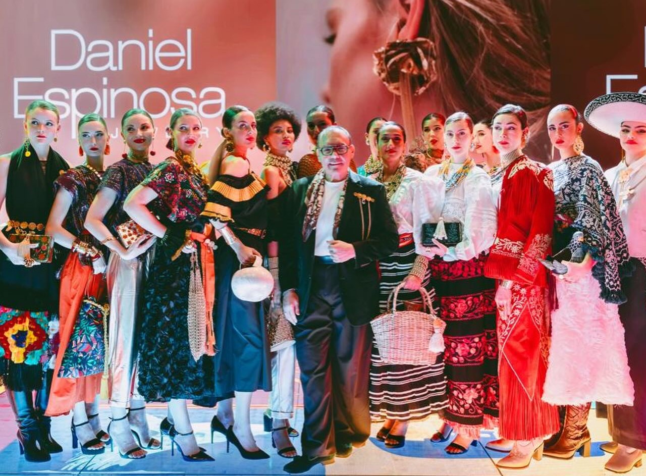 Daniel Espinosa Lleva La Moda Mexicana A Fitur 2026 En Madrid