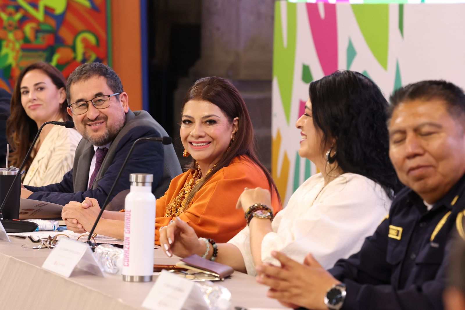 Cdmx busca récord guinness con clase de futbol masiva en el zócalo la revista del sureste mx Clara Brugada Presenta Jornada Historica De Record Guinness En Cdmx