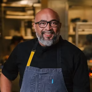 El yucateco gilberto cetina a la conquista de los james beard 2026: talento, raíz y resistencia mexicana la revista del sureste mx Retrato Del Chef Yucateco Gilberto Cetina.